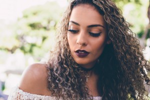 look+do+dia+calça+cintura+alta+blusa+ciganinha
