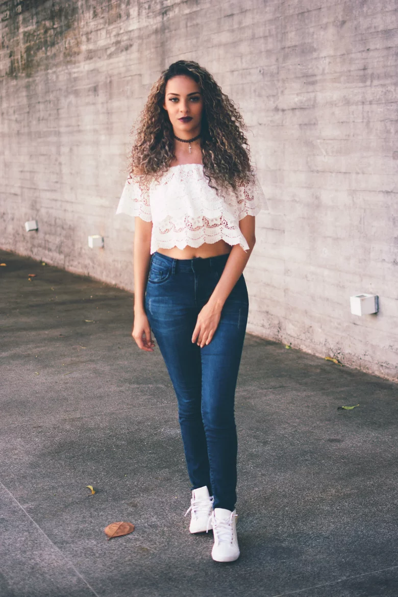 look+do+dia+calça+cintura+alta+blusa+ciganinha