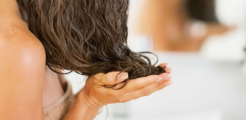 COMO RECUPERAR O CABELO EM CASA COM UMECTAÇÃO CAPILAR